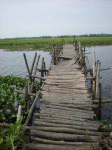 Rickety bridge, Hoi An